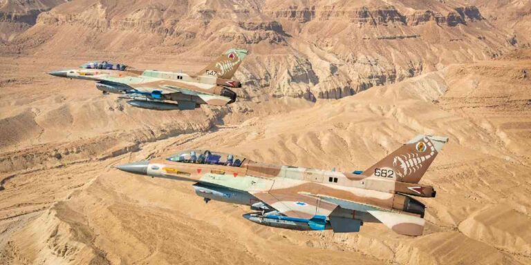 israil-yemenin-baskenti-sanada-bazi-noktalari-vurdu-OgqdWSr8.jpg