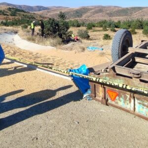 traktorun altinda kalan agabey kardes can verdi bInVUrjs