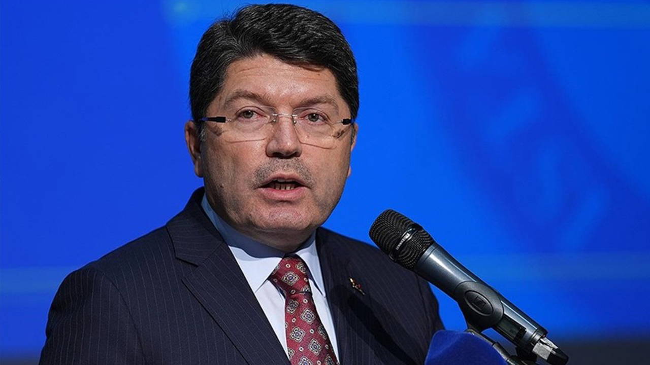 adalet bakani tunc yargi sistemini boyle ovdu bugun yolsuzluktan da teroristten de hesap soruluyor zAYZAAAB