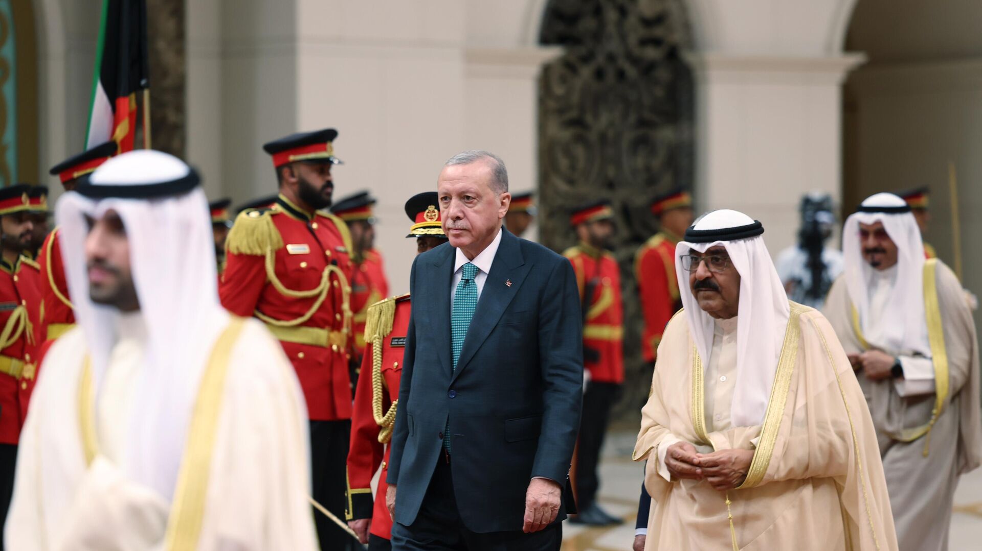 cumhurbaskani erdogan kuveytte torenle karsilandi ILExaaLT.jpg