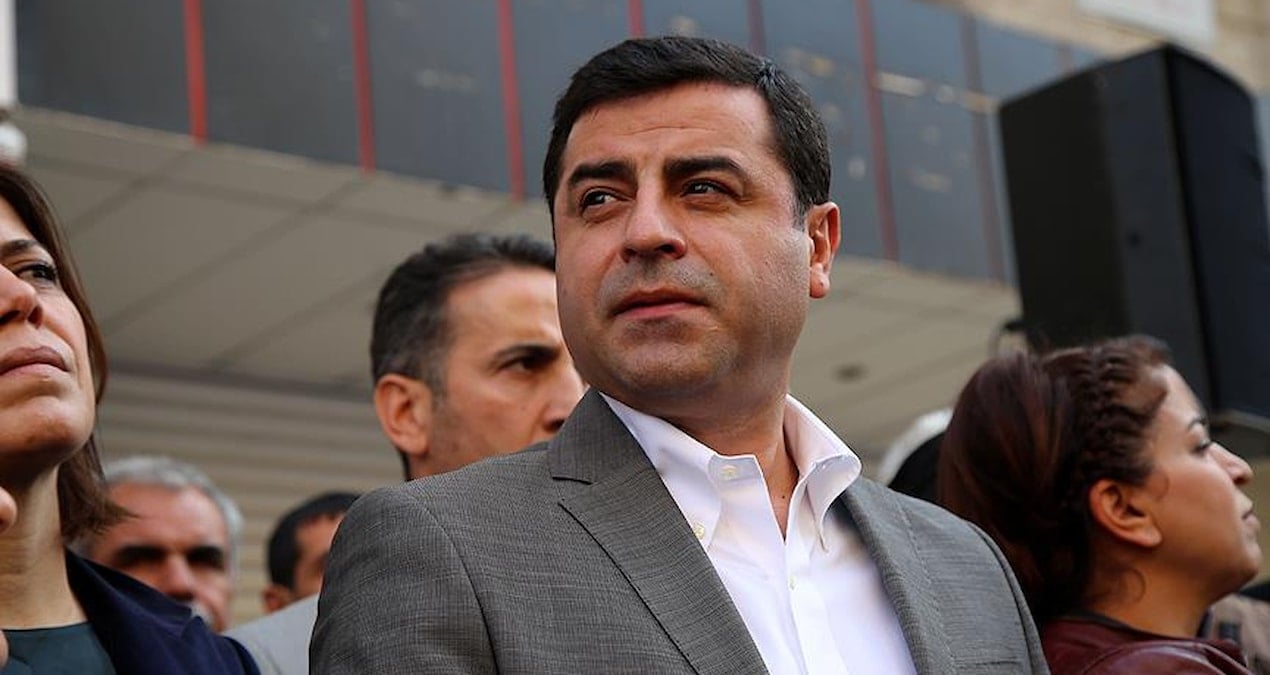Demirtaş isim vermeden Bülent Arınç’a tepki gösterdi: Yeni kararını açıkladı