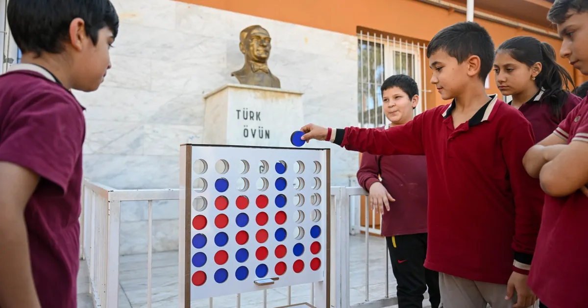 İzmir Bornova’da eğitime destek sürüyor