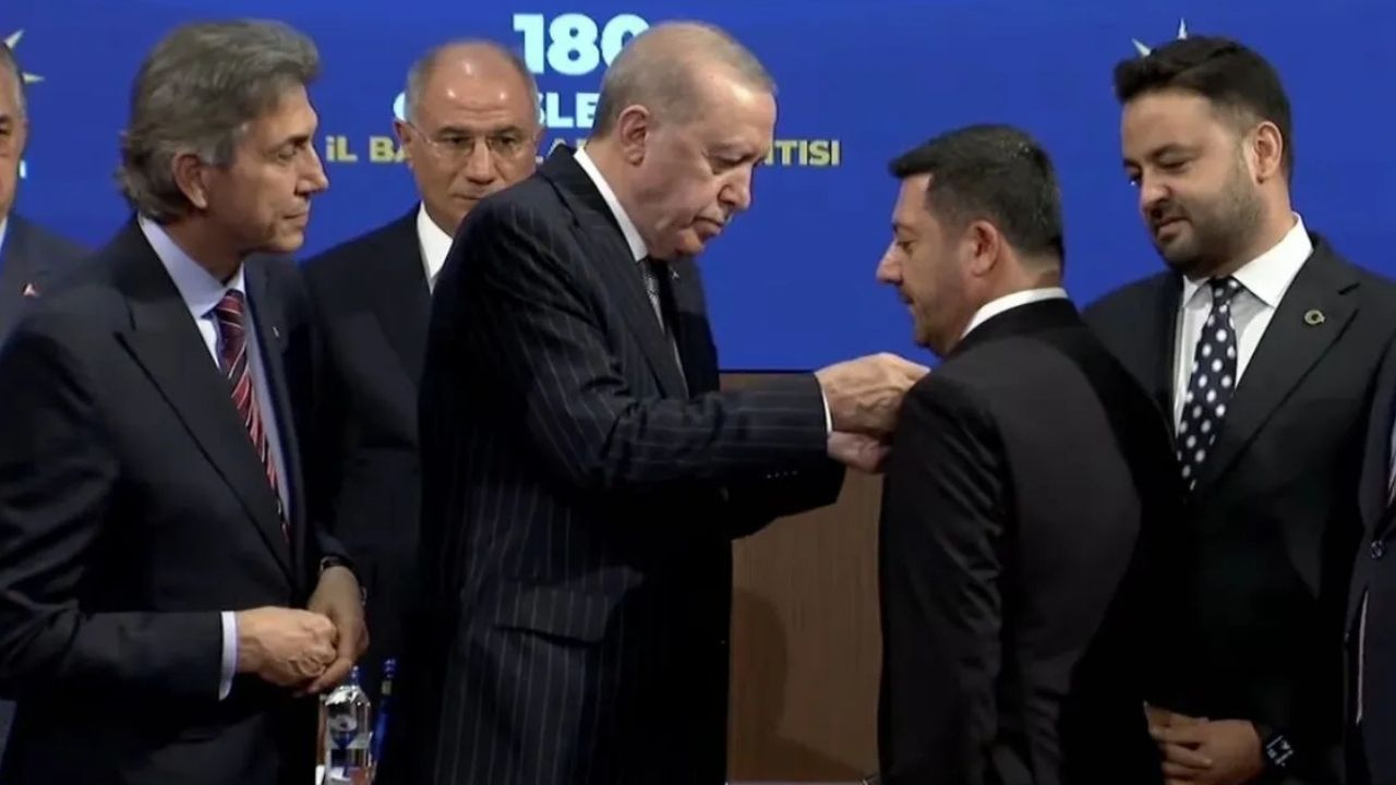 AKP rozeti sonrası ilk icraat! Rasim Arı’dan sığınmacı adımlarında geri vites: ‘Beğenmeyen gitsin’ demişti