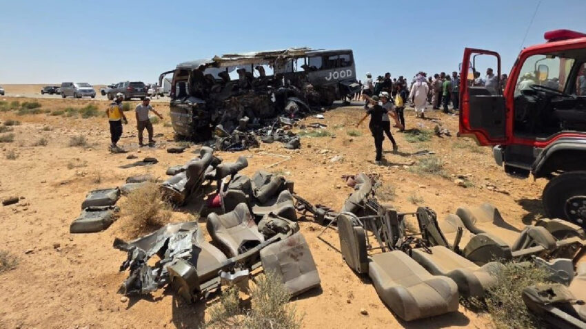 Otobus kazasinda 35 kisi oldu 30 kisi yaralandi FfZJsCtn